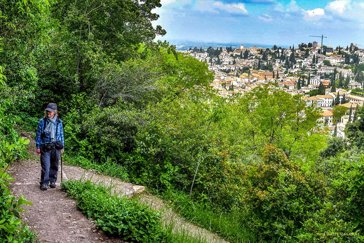 Albaicín y Sacromonte desde el acceso del Alarife