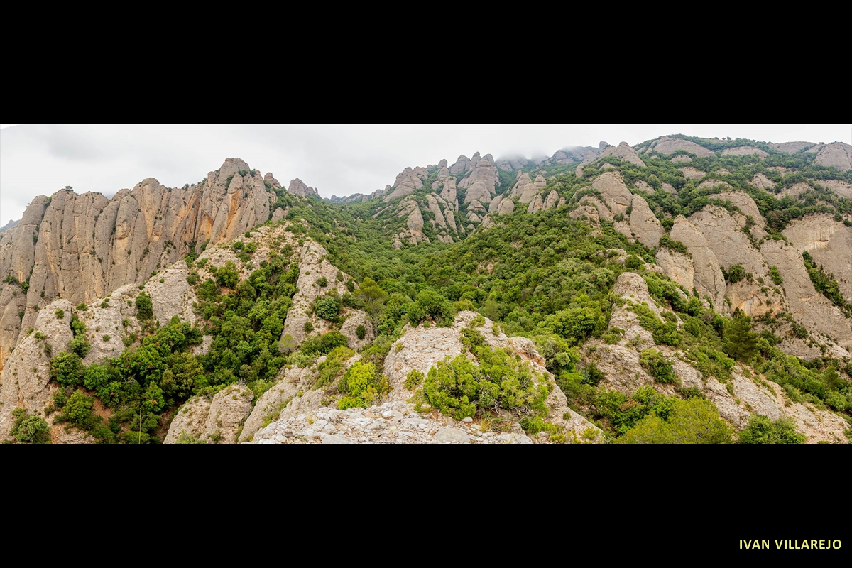 Panoramica-montaña-de-Montserrat