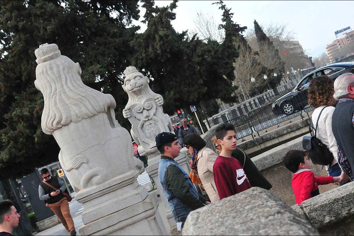 Leones (que no monos) en el puente romano del Genil