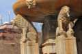 Leones en la fuente del Salón y la Bomba