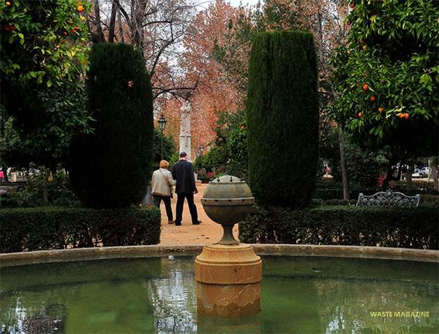 paseo-del-salon-pareja