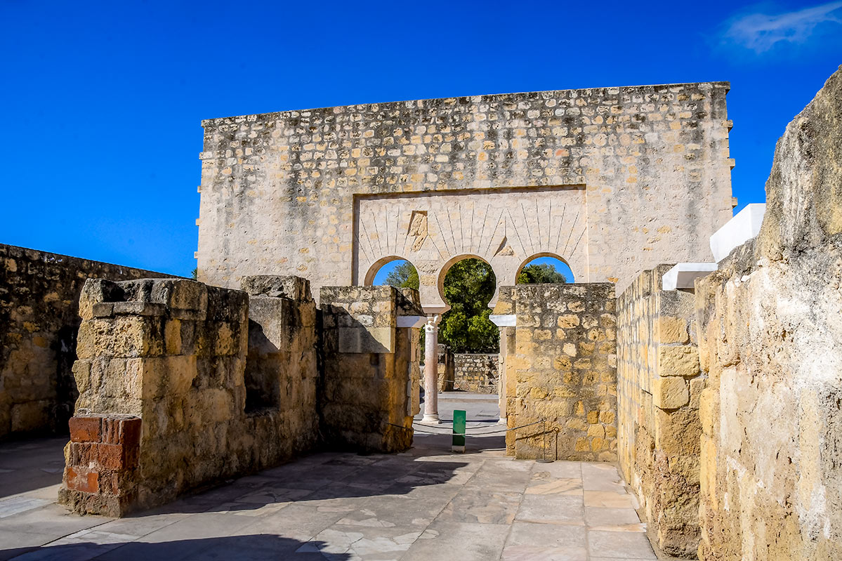 medinaazahara03