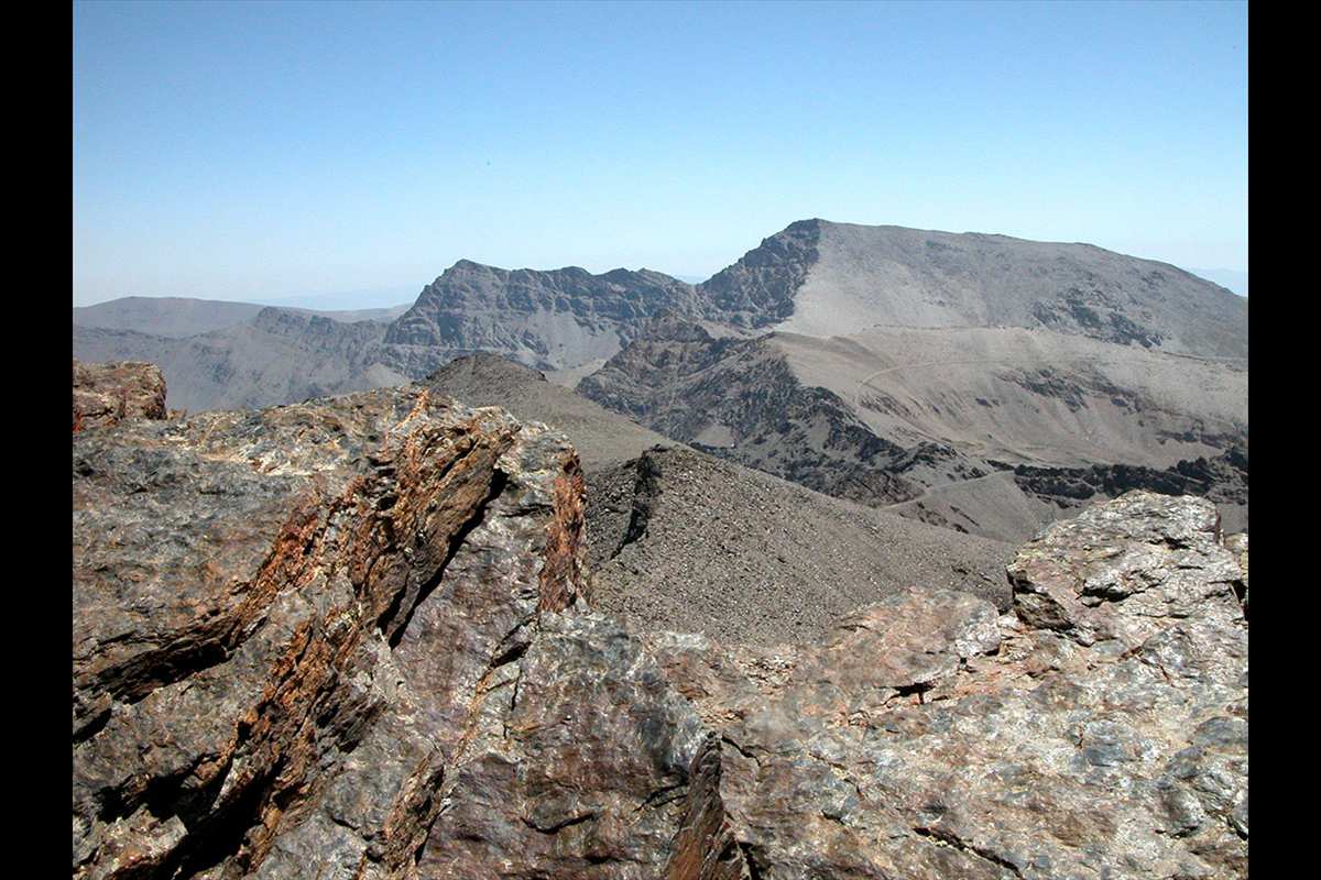 Mulhacén y alcazaba desde El Veleta