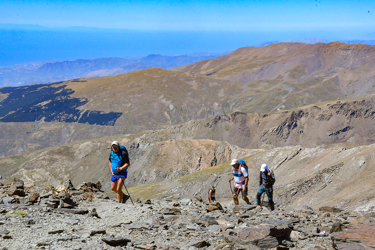 mulhacen-cumbre-senderistas-merche-57
