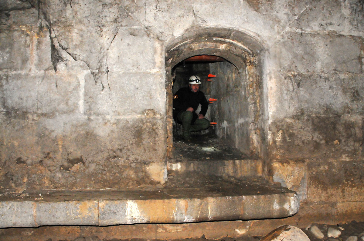 8. Acequia de Sancti Spíritu y puente de Los Sastres y Zapateros