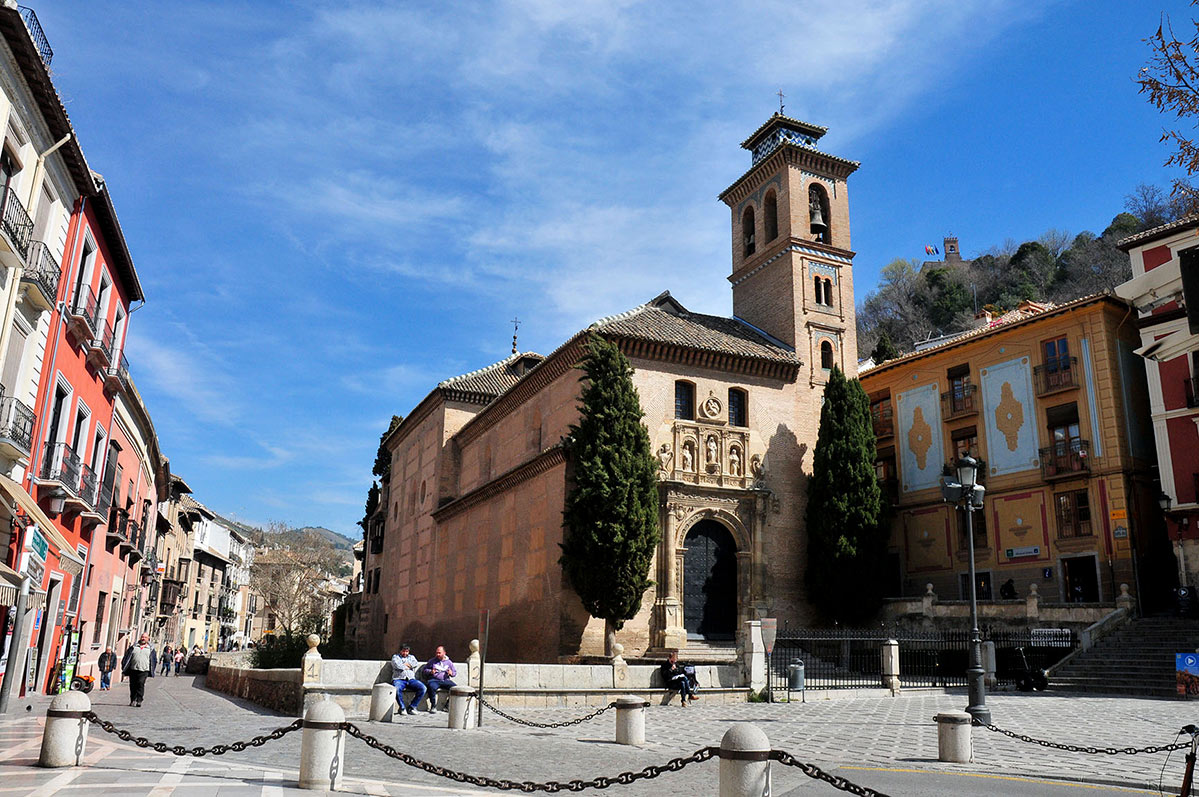 En Plaza Nueva, puente de Santa Ana