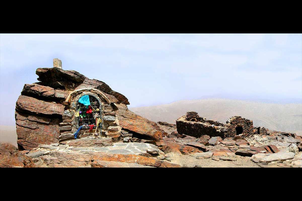CUMBRE MULHACÉN, CASETA EXPEDICIÓN GEODÉSICA - 2013 J. E. GÓMEZ